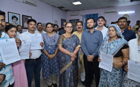 नगर निगम लखनऊ में सेवानिवृत्त कर्मचारियों का सम्मान एवं मृतक आश्रितों को नियुक्ति पत्र वितरण समारोह सम्पन्न