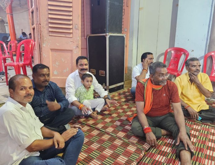 शारदीय नवरात्र के उपलक्ष्य में रकाबगंज में भव्य जागरण