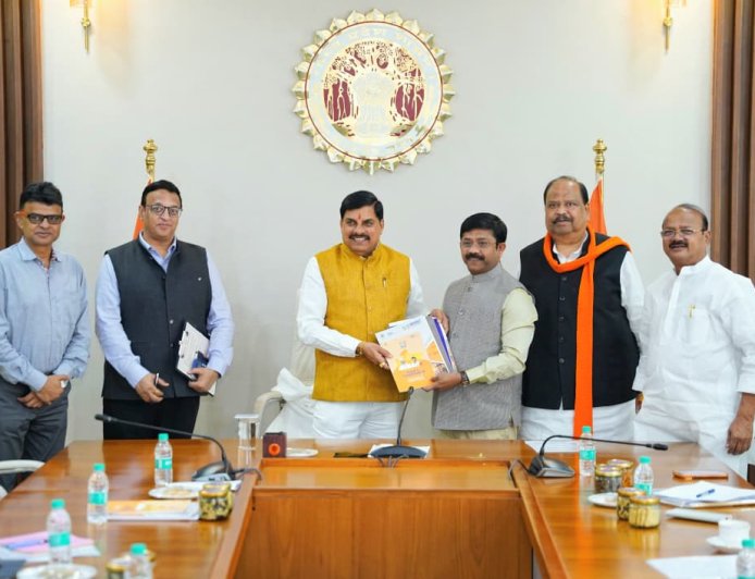 मंत्री नन्दी ने भोपाल में मध्य प्रदेश के मुख्यमंत्री डॉ. मोहन यादव से की शिष्टाचार मुलाकात